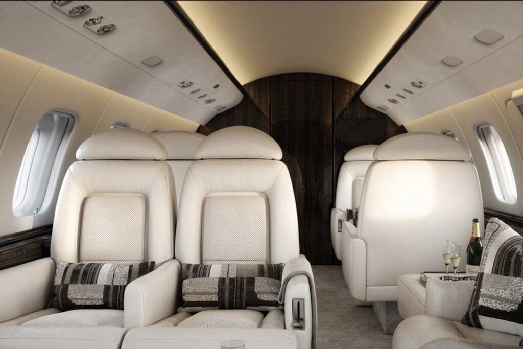 Challenger 605 cabin