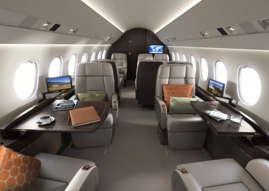 Falcon 2000LXS cabin