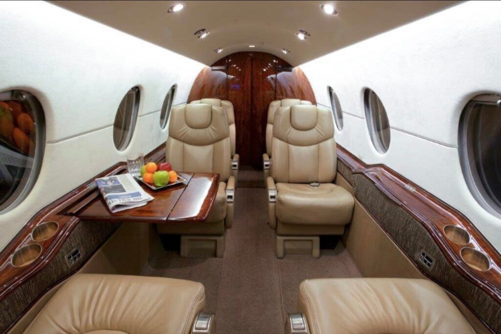 Hawker 400XP cabin