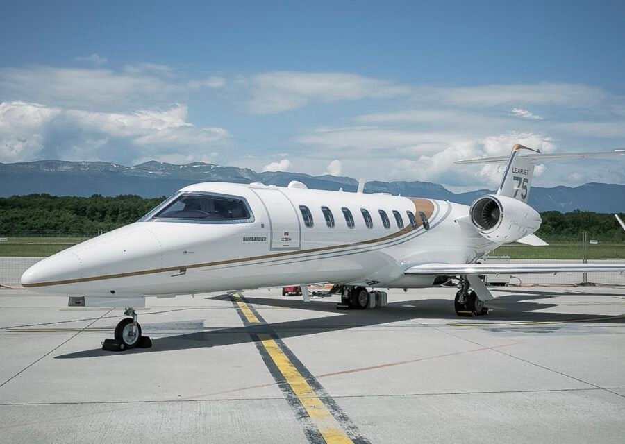 Learjet 75