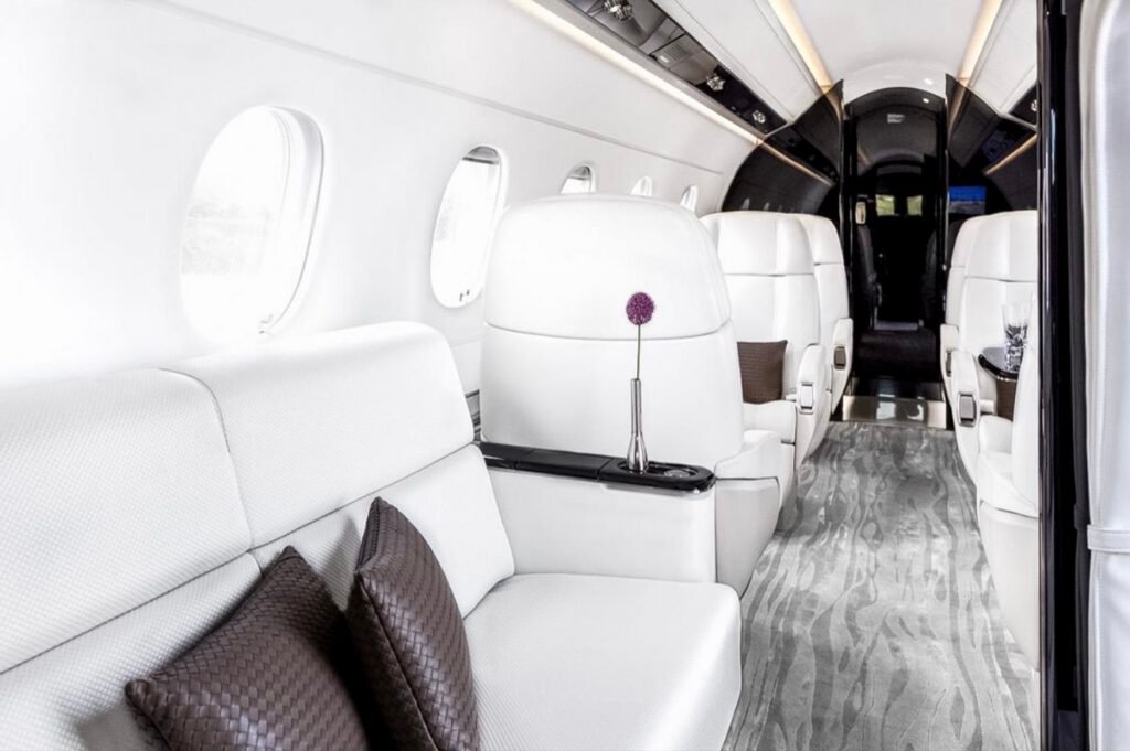 Legacy 450 cabin